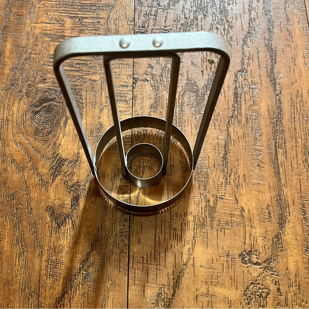 Vntge Pineapple Cutter Aluminum Handle Stainless Steel Base Duel Biscuit Cutter